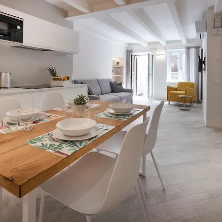 Picalof Apartment *