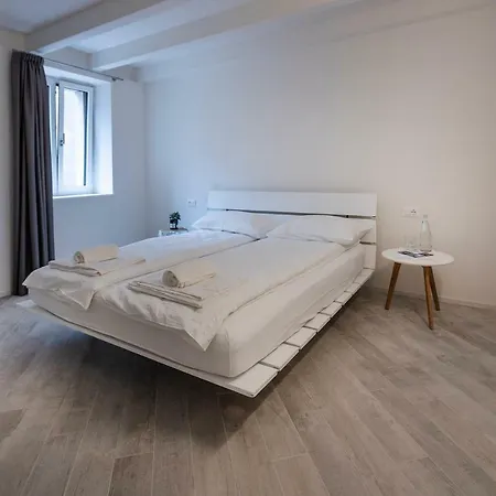 Picalof Apartment *
